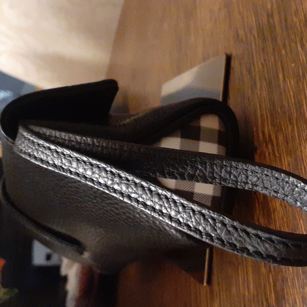 BURBERRY BLACK LEATHER CLUTCH WITH TOGGLE EUC - Picture 4 of 13